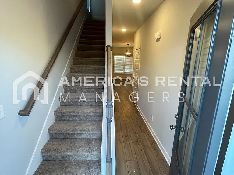 333 Buckhorn Cir — Photo 4