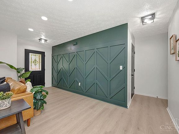 2nd image of 305 Antietam Blvd
