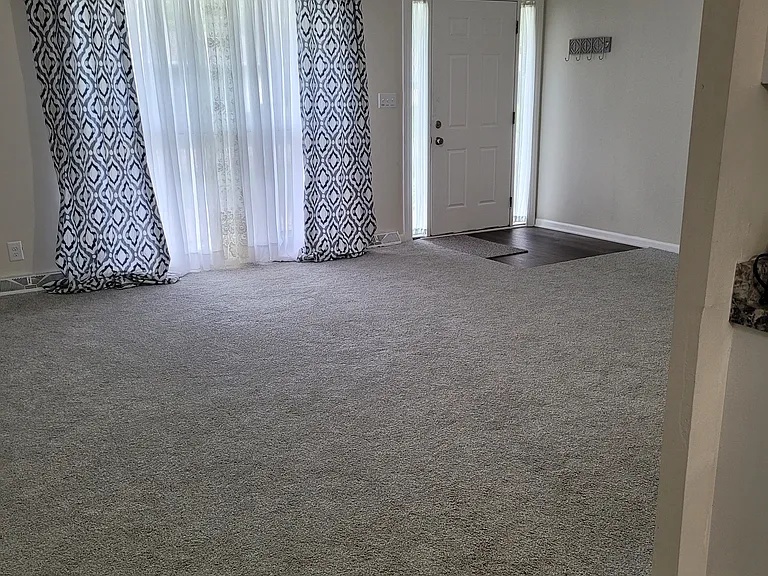 920 Princeton Dr — Photo 6