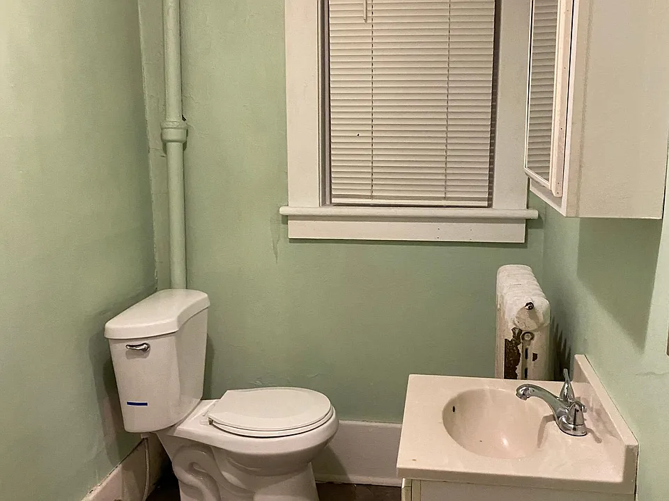 700 Main St #2A