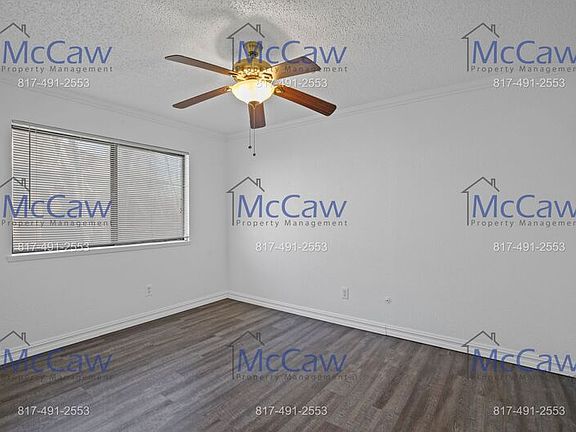 3rd image of 5209 Parkview Dr