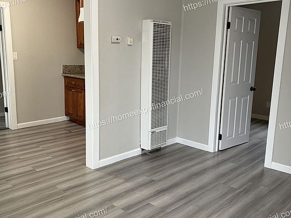 3rd image of 10060 Portola Ave