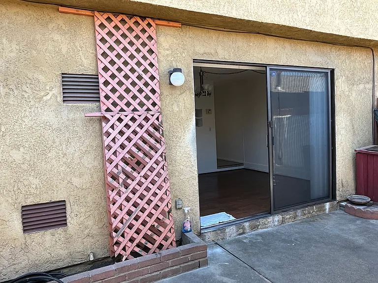 12627 1/2 Woods Ave — Photo 26