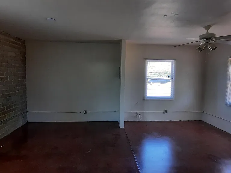 1401 E Hubbell St — Photo 7