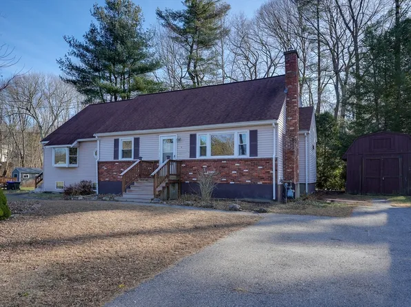 16 Collins Dr, Hudson, MA 01749