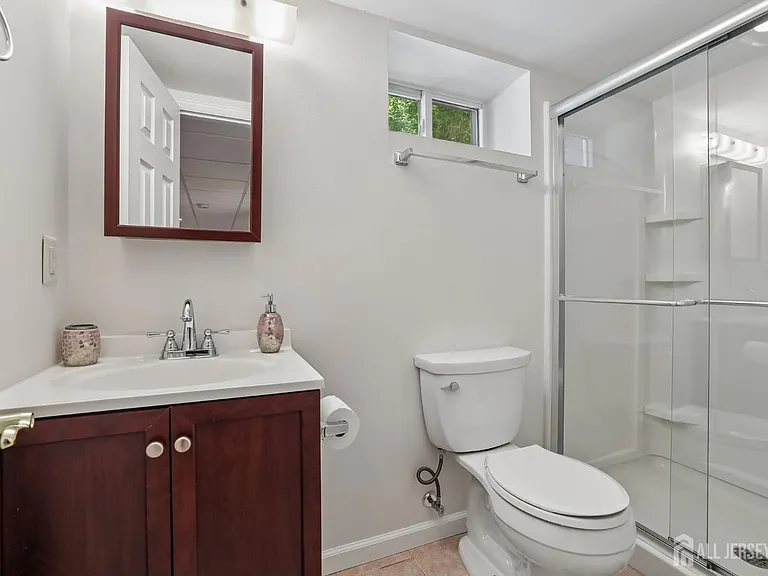 207 Stoughton Ave — Photo 25
