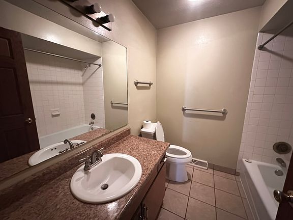 5th image of 5637 Elaine Dr