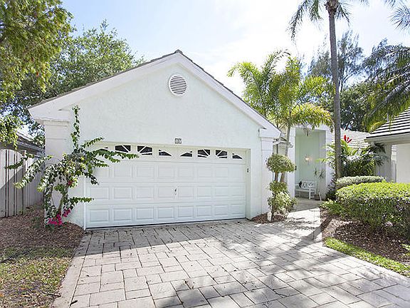 02_front_17 Admirals Court_Bristol Club_