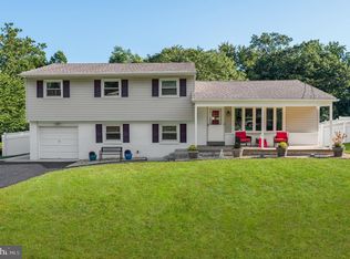 311 Buttonwood Ln, Cinnaminson, NJ 08077