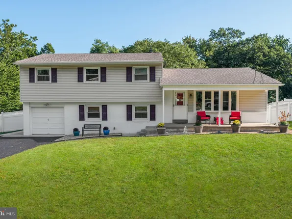 311 Buttonwood Ln, Cinnaminson, NJ 08077
