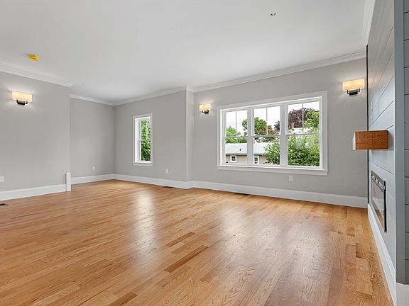 2nd image of 22 Pleasant St #B