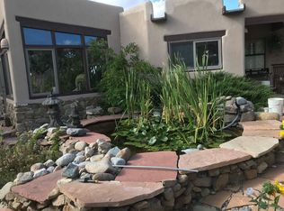 19 Nickell Rd, Ranchos De Taos, NM 87557