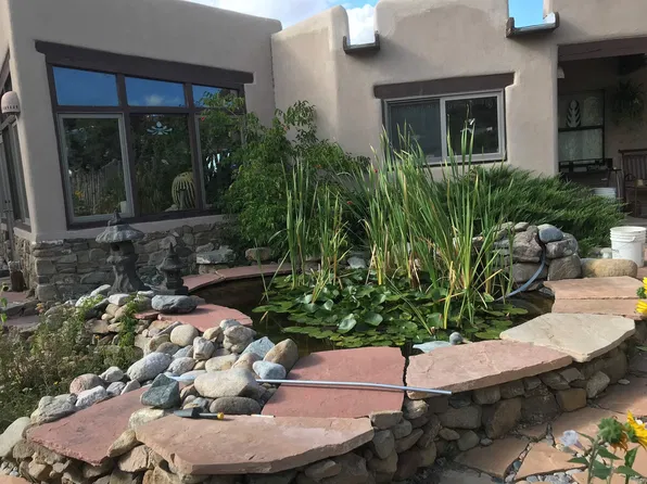 19 Nickell Rd, Taos, NM 87571-1111