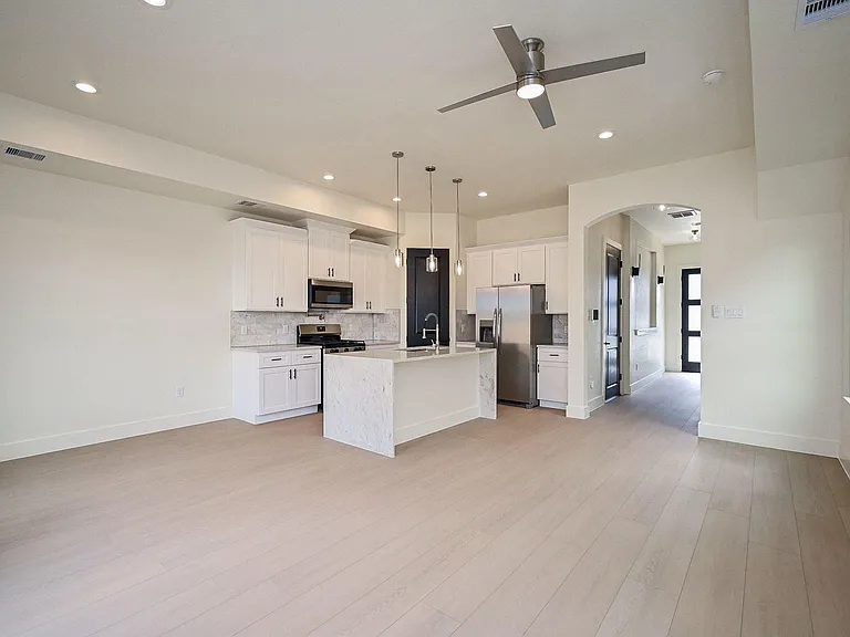 3839 Noah St #B — Photo 5