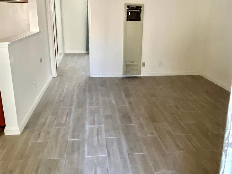 921 E Las Tunas Dr — Photo 10