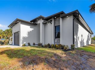 101 Diana Ave, Fort Myers, FL 33905