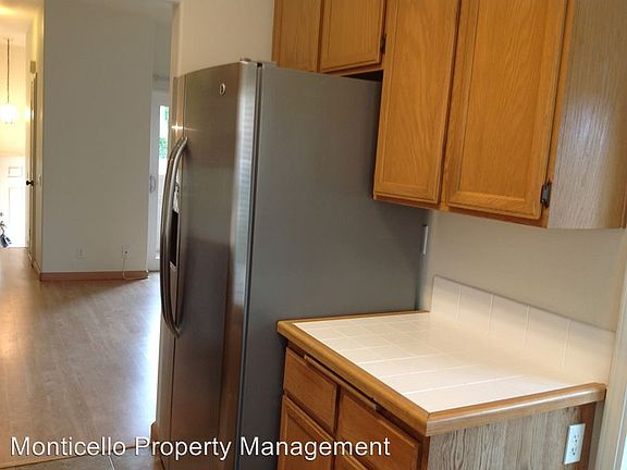3rd image of 377 Avocado St APT G