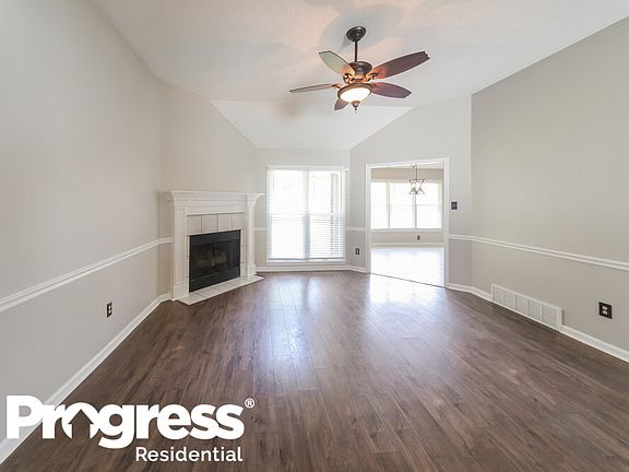 3rd image of 7580 Dexter Hollow Dr