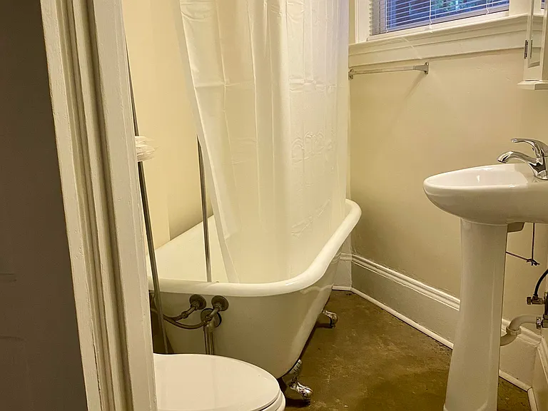 1133 NW 19th Ave #1 — Photo 5