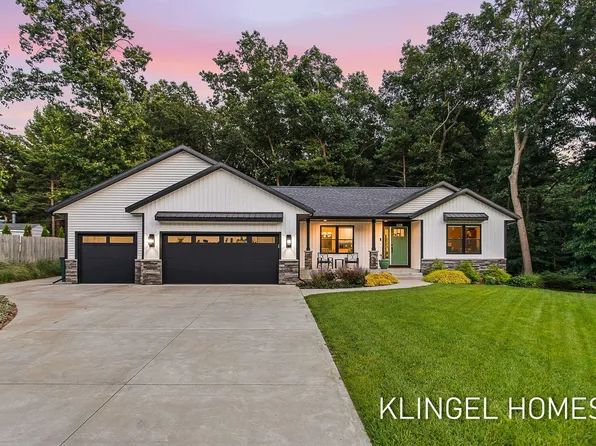 3946 Easthill Ct, Muskegon, MI 49441