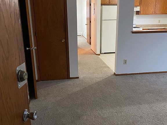 3rd image of 3017 Verndale Ave #62