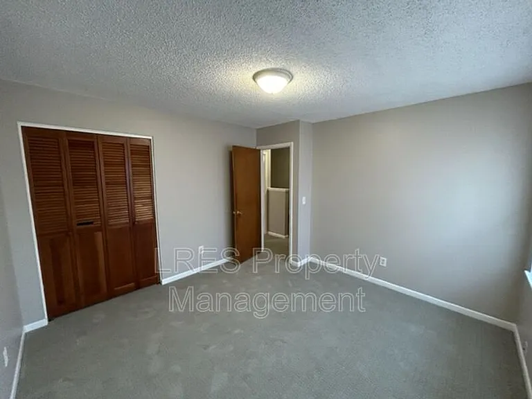 816 W 25th St — Photo 18