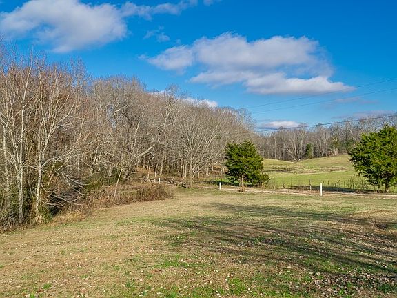 3rd image of 3617 Country Wood Cir