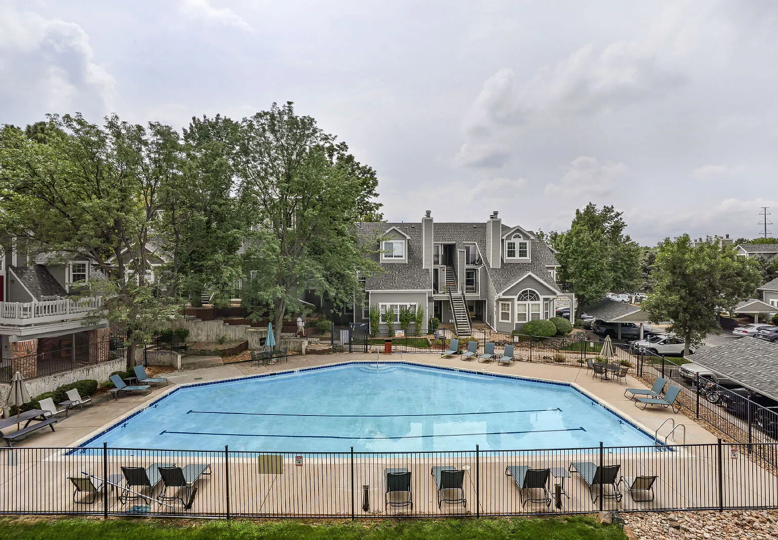 2 bed, 800 sqft, $1,985 — Photo 4
