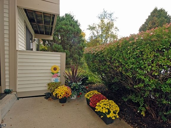 2nd image of 3005 Hemlock Pl