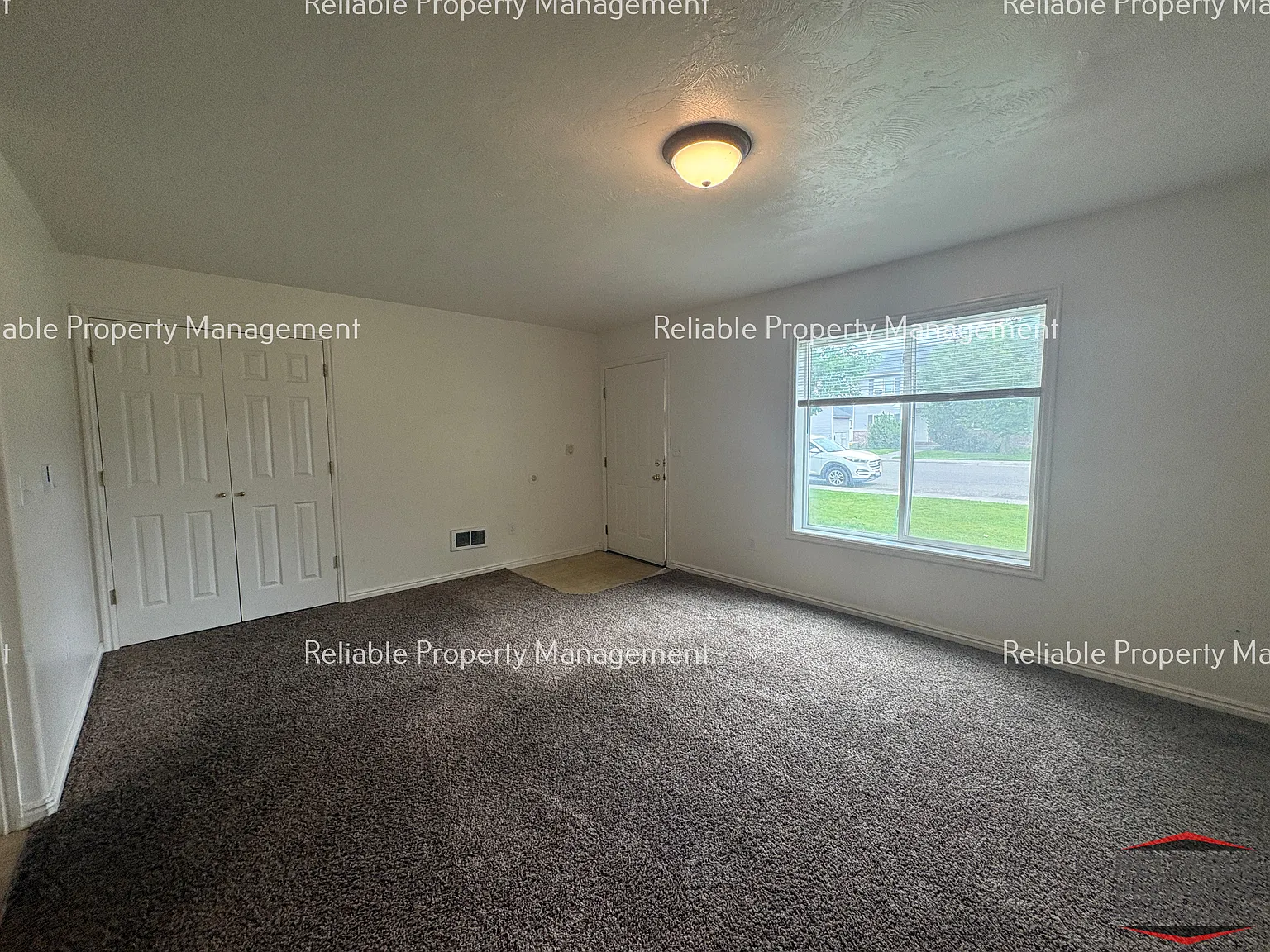 2 bed, 750 sqft, $1,095 — Photo 3