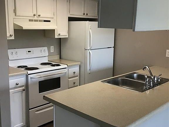 3rd image of 6066 Southbay Dr