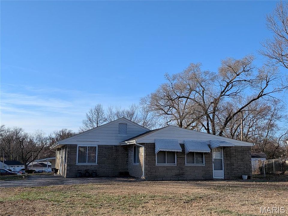 7801 Ellington Dr, Saint Louis, MO 63121 | Zillow