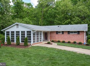 6813 Brisbane St, Springfield, VA 22152