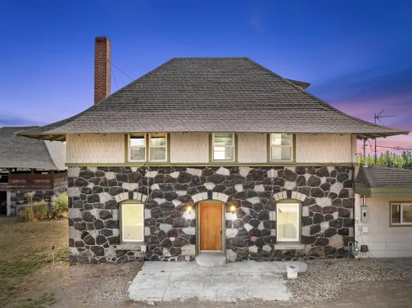 330 Walnut Ln, Grandview, WA 98930