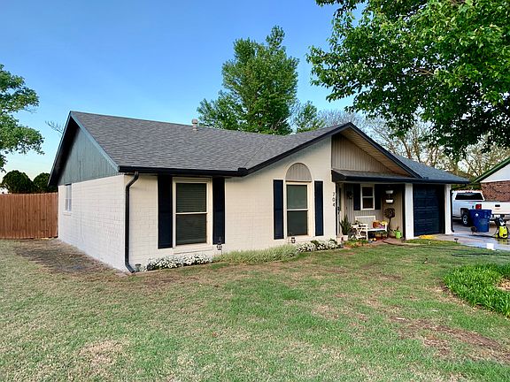 4th image of 704 Highland Dr