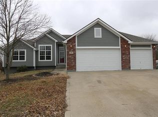 1719 Overbrook Ln, Raymore, MO 64083