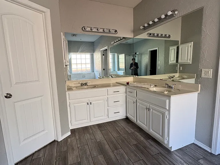 232 S Lexington Way — Photo 9