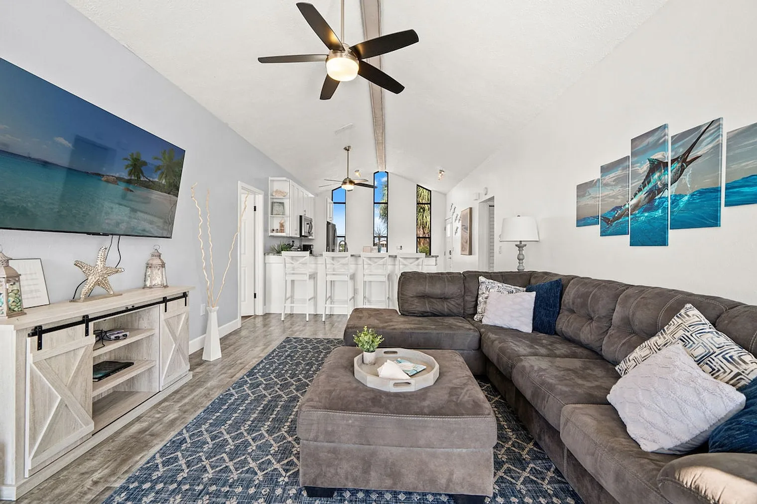 4 bed, 3.0 bath, $4,096 — Photo 3