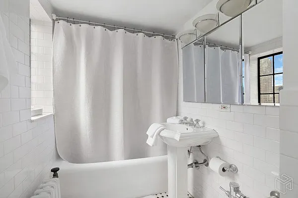 Sold by Halstead Real Estate | media 5