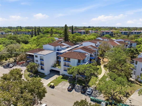 6010 S Falls Circle Dr APT 323, Lauderhill, FL 33319