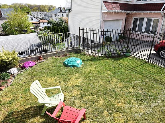 3rd image of 84 Evelyn Pl