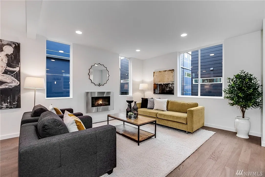 4 bed, 1965 sqft, $4,500 — Photo 1
