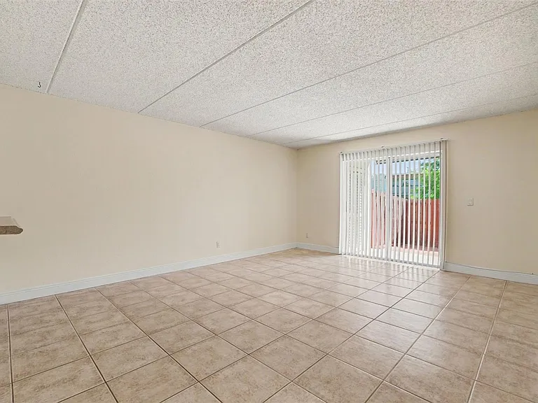 2845 Somerset Park Dr #101 — Photo 10