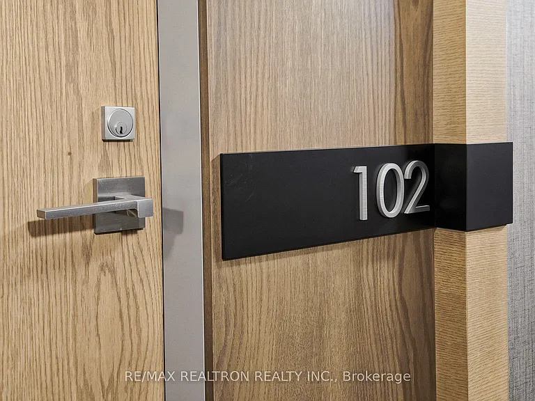 18 Uptown Dr #102 — Photo 31