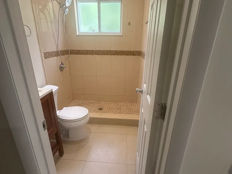 8541 SW 27th Ln — Photo 2