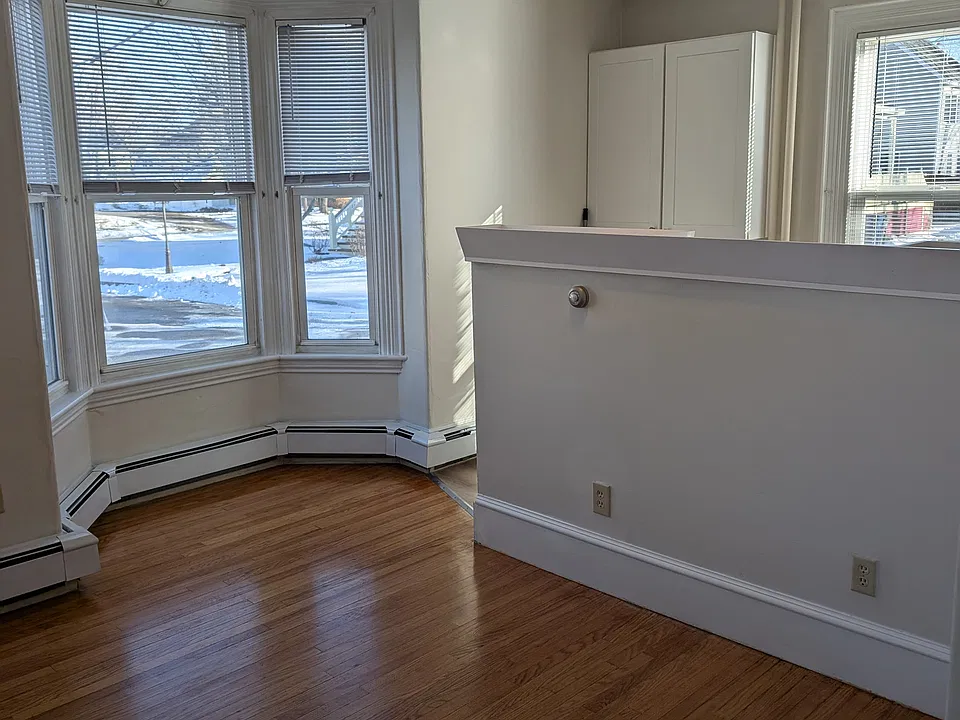 33 Pleasant St #2
