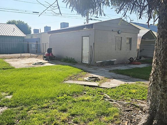 2nd image of 1051 Almo Ave