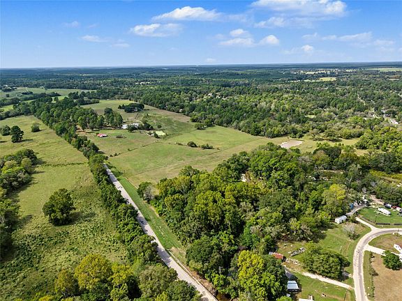 3rd image of 607 Wood Farm Rd
