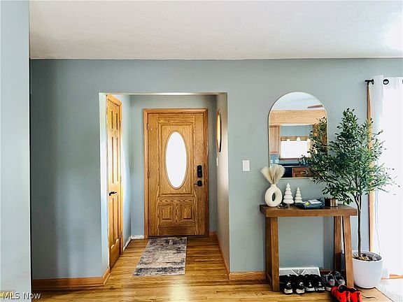 3rd image of 80 E Garwood Dr