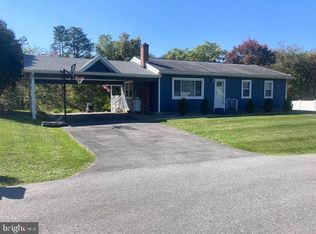 129 Sunset Dr, Berkeley Springs, WV 25411